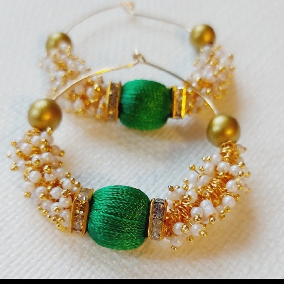 NWT hoop earrings - Picture 1 of 3